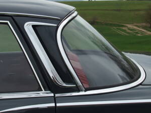 Image 27/31 of Mercedes-Benz 220 SE b (1963)