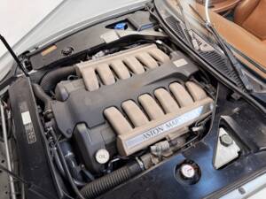 Bild 25/26 von Aston Martin DB 7 Vantage Volante (2003)