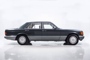 Immagine 6/29 di Mercedes-Benz 420 SE (1989)