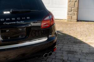 Bild 12/50 von Porsche Cayenne Turbo (2012)