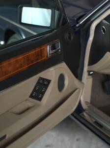 Bild 23/37 von Jaguar Sovereign 3.6 (1988)