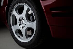 Image 38/45 of Mercedes-Benz SL 280 "Final Edition" (2001)