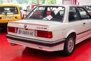 Image 24/38 of BMW 325i (1986)