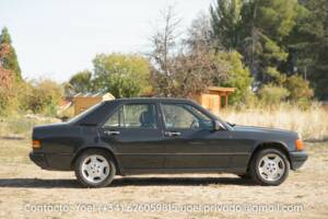 Image 7/41 of Mercedes-Benz 190 E 2.6 (1987)