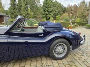 Immagine 8/8 di Jaguar XK 140 DHC (1957)