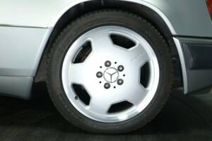 Bild 48/50 von Mercedes-Benz 300 E-24 (1992)