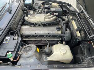 Image 11/12 of BMW 325i (1990)