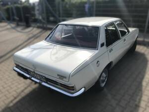 Image 6/8 of Opel Commodore 2,5 S (1973)