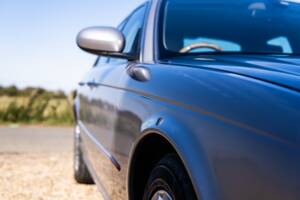 Image 25/50 of Jaguar XJ 8 4.2 (2003)
