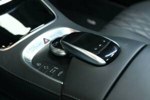 Immagine 18/30 di Mercedes-Benz SL 500 (2017)
