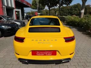 Image 6/27 of Porsche 911 Carrera (2018)