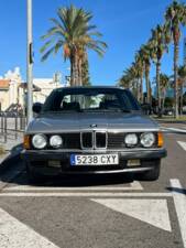 Image 2/36 of BMW 745i (1985)