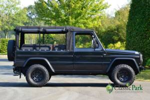 Immagine 6/49 di Mercedes-Benz 230 GE (lang) (1991)