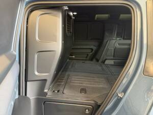 Image 19/25 of Land Rover Defender 110 D300 AWD (2022)