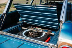 Image 16/20 of Ford Country Squire Station Wagon (1964)