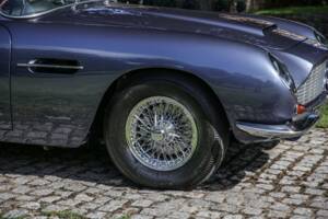 Image 8/30 de Aston Martin DB 6 Volante (1967)