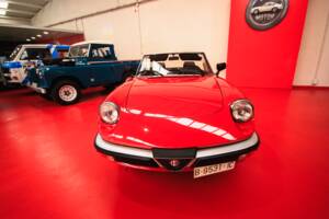 Image 13/24 of Alfa Romeo 2.0 Spider (1987)