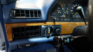 Immagine 19/31 di Mercedes-Benz 500 SEL (1987)