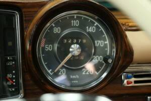 Bild 19/50 von Mercedes-Benz 250 SE (1966)