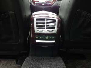 Image 77/99 of Mercedes-Benz S 65 AMG L (2006)