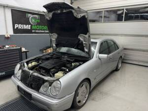 Bild 2/4 von Mercedes-Benz E 50 AMG (1997)