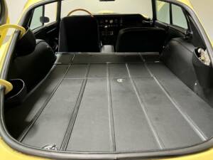 Image 19/22 de Jaguar Type E 4.2 (1965)