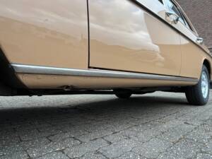 Imagen 59/81 de Mercedes-Benz 240 D 3,0 (1976)