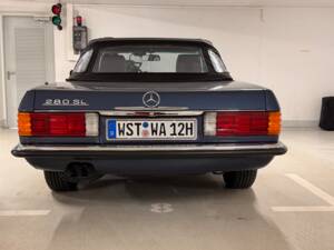 Image 2/50 de Mercedes-Benz 280 SL (1985)