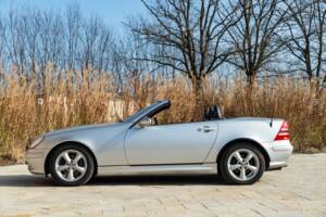 Image 5/48 of Mercedes-Benz SLK 320 (2001)