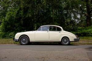 Image 27/50 de Jaguar Mk II 2.4 (1967)
