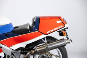 Immagine 18/48 di Honda VFR 750R RC 30 (1988)