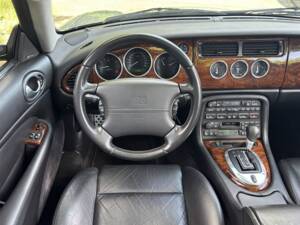 Image 11/28 de Jaguar XKR (2002)