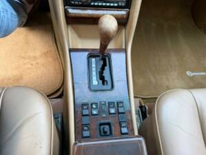Image 14/22 de Mercedes-Benz 500 SEC (1984)