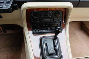 Image 37/77 de Jaguar XJ 40 (XJ-R) (1993)