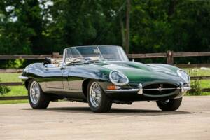 Image 1/34 de Jaguar E-Type (1967)