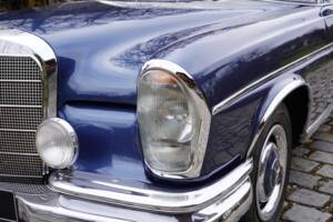 Image 5/14 of Mercedes-Benz 300 SE (1967)