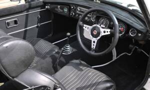 Image 4/50 of MG MGB (1972)
