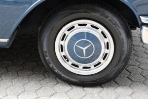Image 49/76 de Mercedes-Benz 220 S b (1963)
