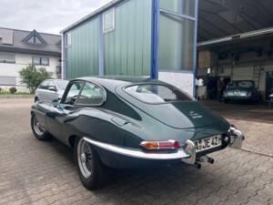 Image 7/39 de Jaguar Type E 4.2 (1966)