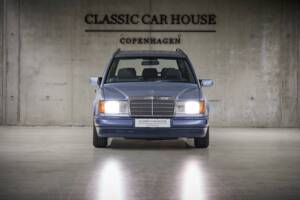 Image 3/100 of Mercedes-Benz 230 TE (1990)