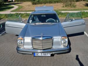 Imagen 3/8 de Mercedes-Benz 250 C (1969)