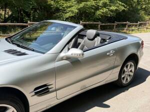 Imagen 2/15 de Mercedes-Benz SL 500 (2001)