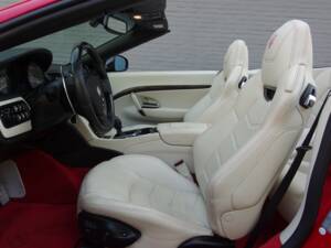 Image 52/99 of Maserati GranCabrio Sport (2015)
