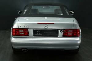 Image 32/49 of Mercedes-Benz SL 500 (2001)