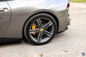 Image 44/61 de Ferrari GTC4Lusso (2017)