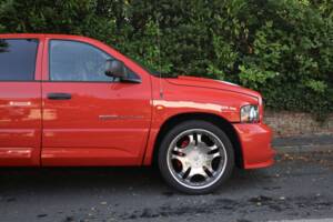 Image 32/82 of Dodge Ram SRT 10 (2005)