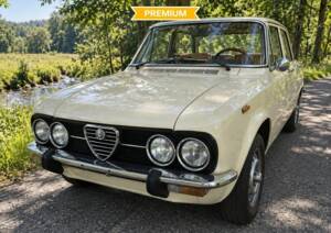 Image 1/8 of Alfa Romeo Giulia Nuova Super 1300 (1977)