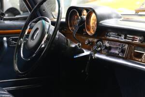 Imagen 33/38 de Mercedes-Benz 300 SEL 3.5 (1970)