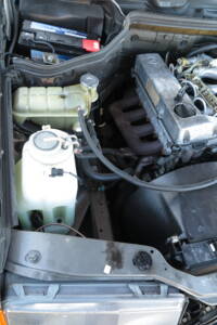 Image 17/92 de Mercedes-Benz 200 D (1989)