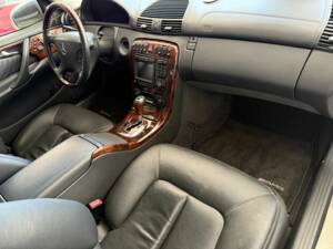 Imagen 8/8 de Mercedes-Benz CL 55 AMG (2001)